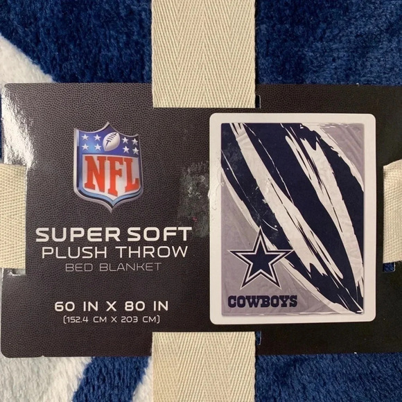 Dallas Cowboys NFL Throw Blanket and Pillows Team Name, Logo - Picture 6 of 8